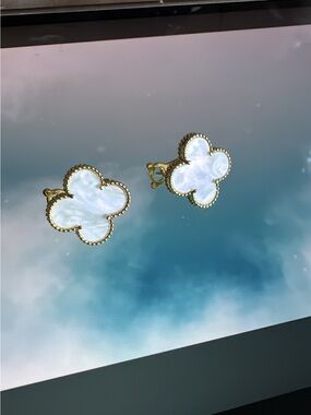 Gold Clover Mother-of-Pearl Stud Earrings - White